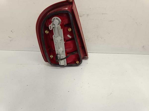 FEU ARRIERE DROIT SKODA FABIA -2005 HATCHBACK - Vue 2